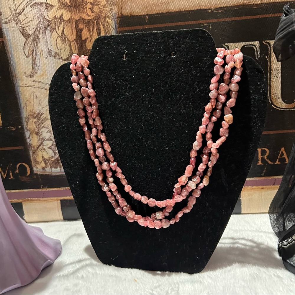 Pink glass beads necklace size 16 inches long with a magnet clasp.